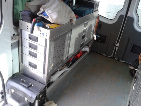 Stadtwerke Aluca-Fahrzeugeinrichtung rechte Seite